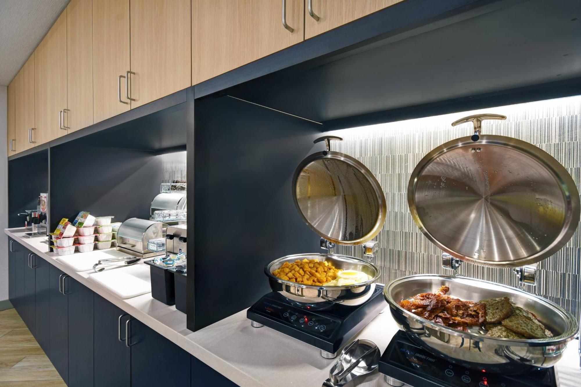Towneplace Suites By Marriott Fall River Westport Eksteriør billede